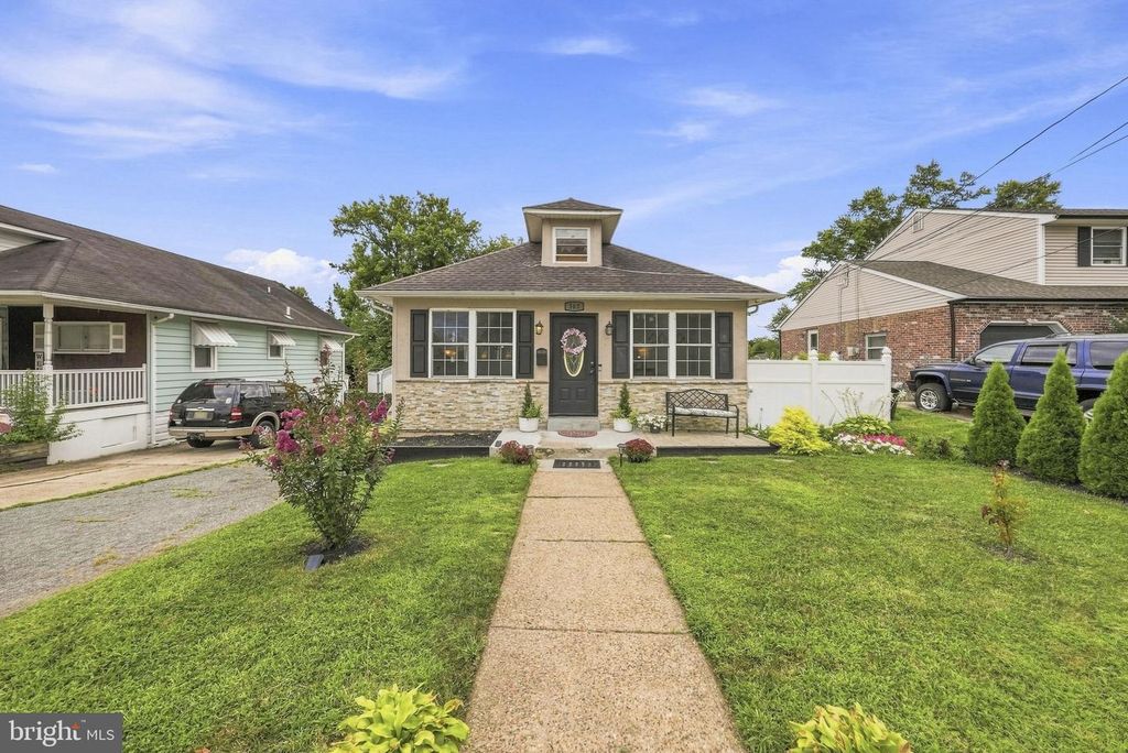 162 S FELLOWSHIP RD, MAPLE SHADE, NJ 08052 — exterior