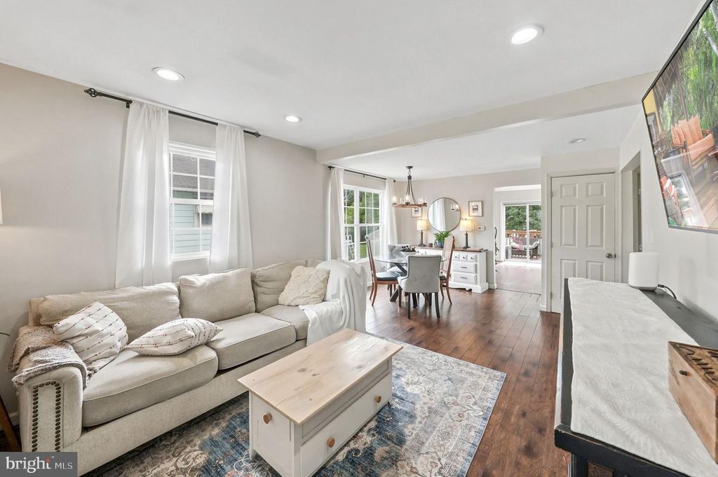 162 S FELLOWSHIP RD, MAPLE SHADE, NJ 08052 — photo 3