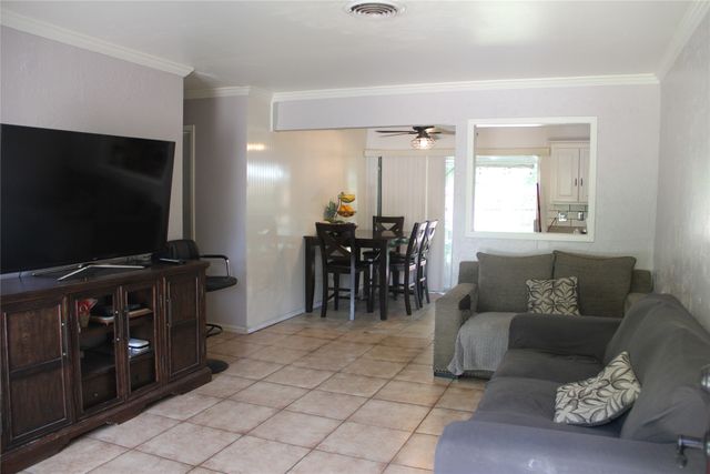 1708 Westcrest Drive, Arlington, TX 76013