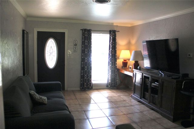 1708 Westcrest Drive, Arlington, TX 76013