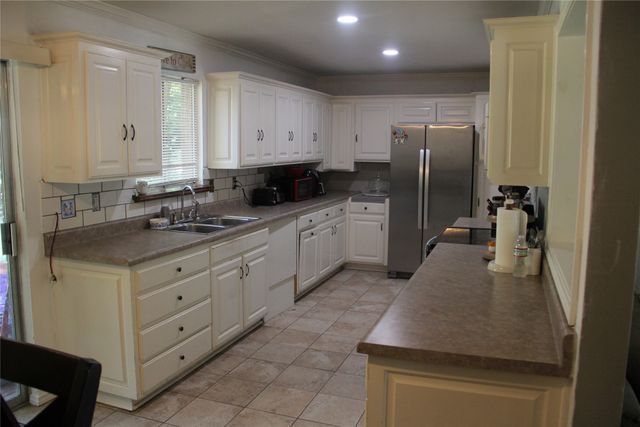 1708 Westcrest Drive, Arlington, TX 76013