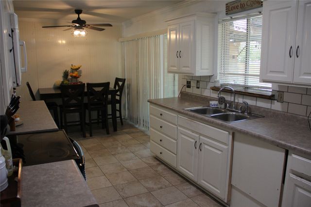 1708 Westcrest Drive, Arlington, TX 76013