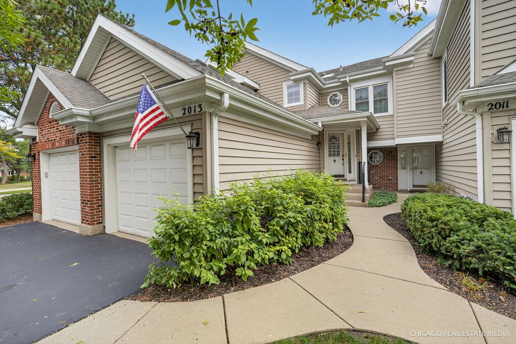 2013 N Coldspring Road, Arlington Heights, IL 60004 — exterior