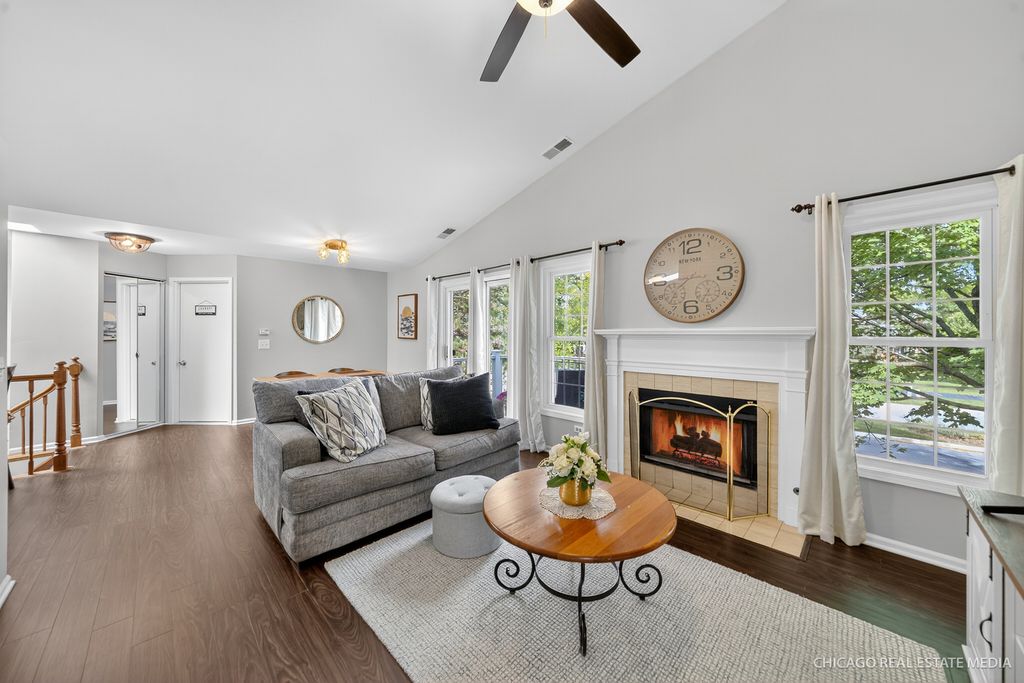 2013 N Coldspring Road, Arlington Heights, IL 60004 — photo 2