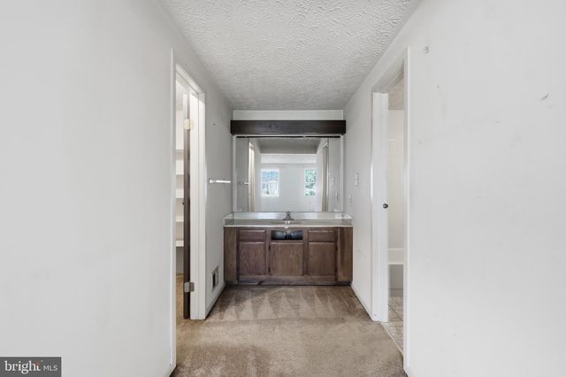9812 SUMMERDAY DR, Burke, VA 22015