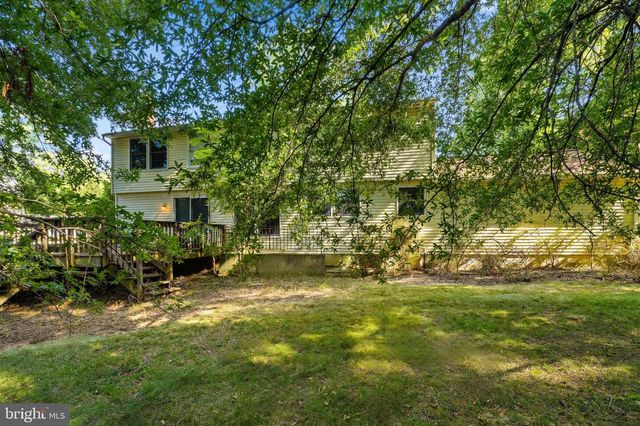 9812 SUMMERDAY DR, Burke, VA 22015
