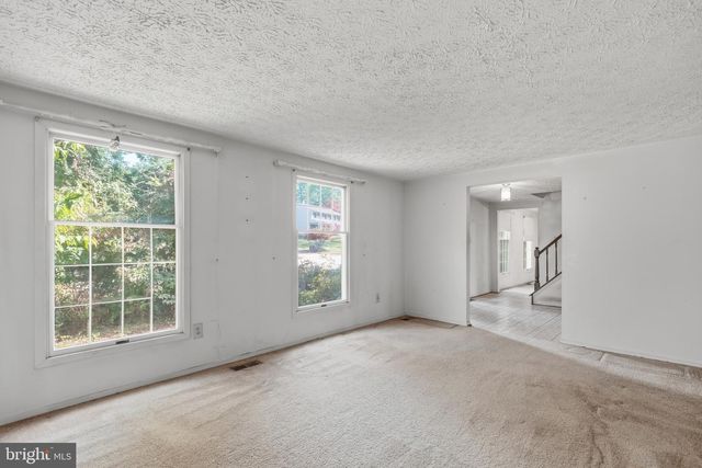9812 SUMMERDAY DR, Burke, VA 22015