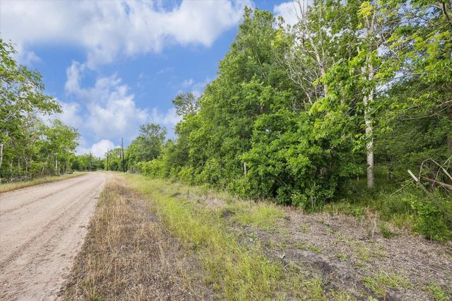5000 B Brewer Road, Sealy, TX 77474