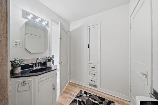 1421 Otoe Street, Lincoln, NE 68502