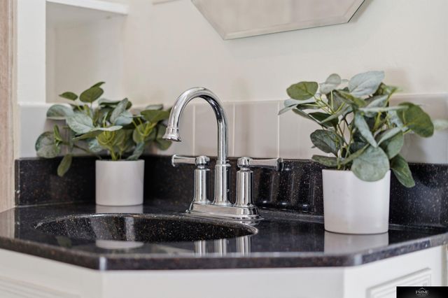 1421 Otoe Street, Lincoln, NE 68502