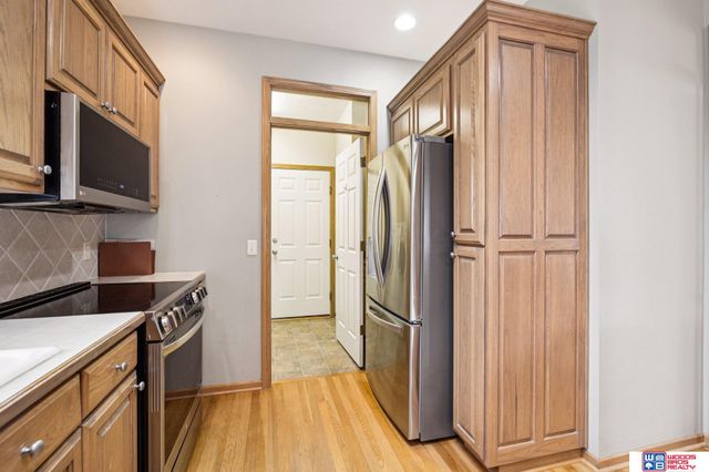 1621 Old Farm Road, Lincoln, NE 68512