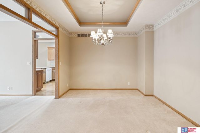 1621 Old Farm Road, Lincoln, NE 68512