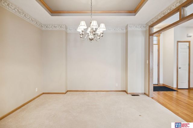 1621 Old Farm Road, Lincoln, NE 68512