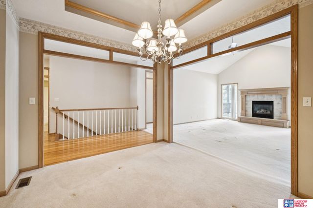 1621 Old Farm Road, Lincoln, NE 68512