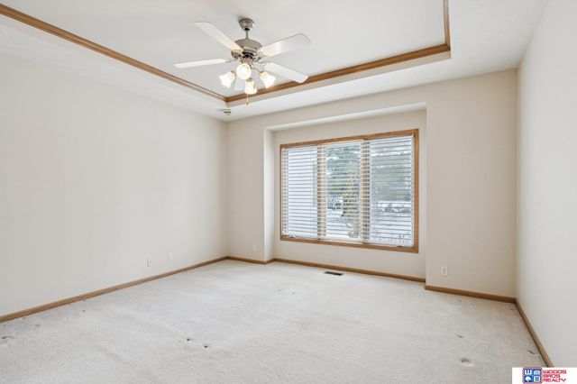 1621 Old Farm Road, Lincoln, NE 68512