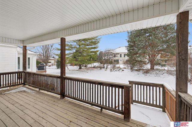 1621 Old Farm Road, Lincoln, NE 68512