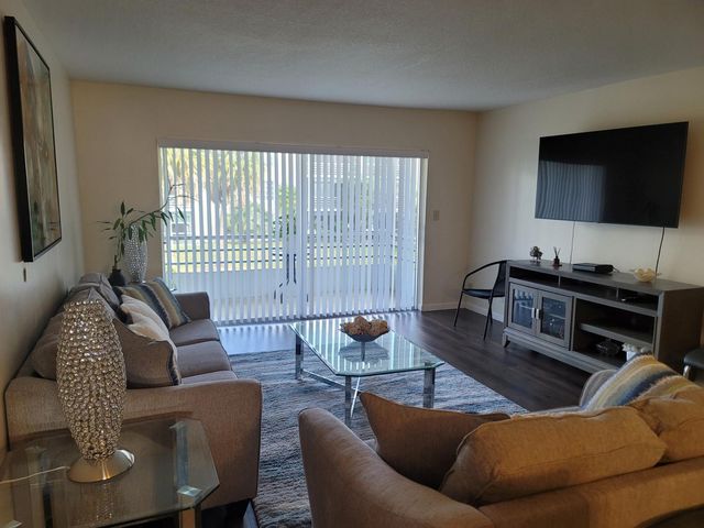 3774 Inverrary Boulevard P202, Lauderhill, FL 33319