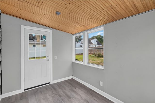 59 Graybar Road, Warwick, RI 02888