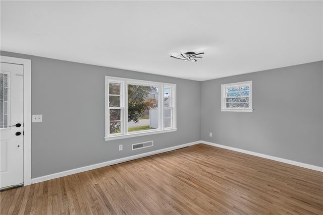 59 Graybar Road, Warwick, RI 02888