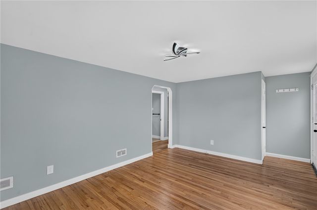 59 Graybar Road, Warwick, RI 02888