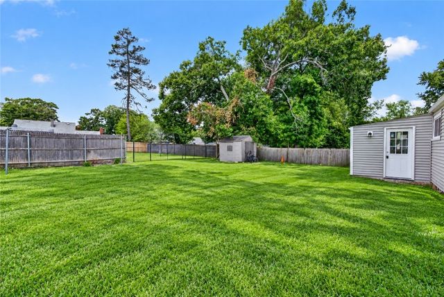 59 Graybar Road, Warwick, RI 02888