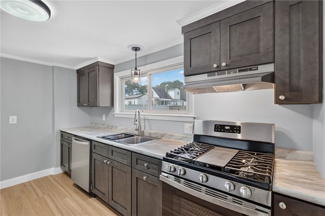 59 Graybar Road, Warwick, RI 02888