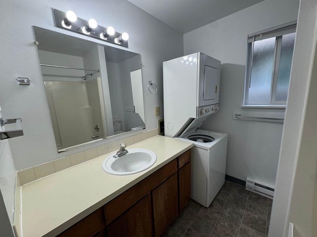 828 E North Ave, Spokane, WA 99207