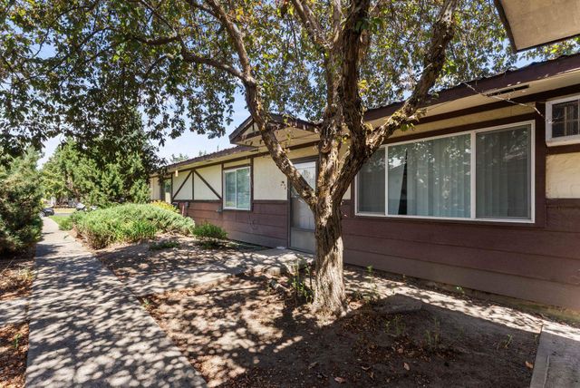 828 E North Ave, Spokane, WA 99207