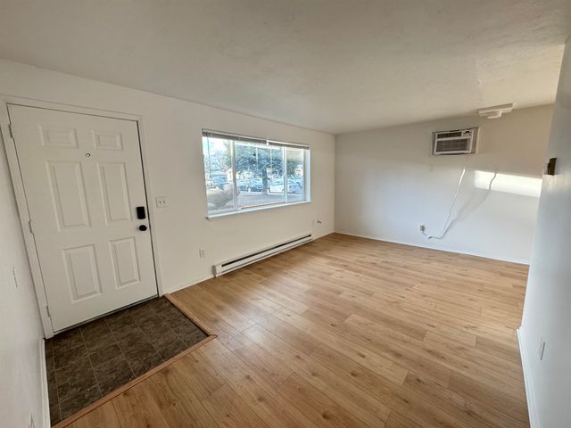 828 E North Ave, Spokane, WA 99207