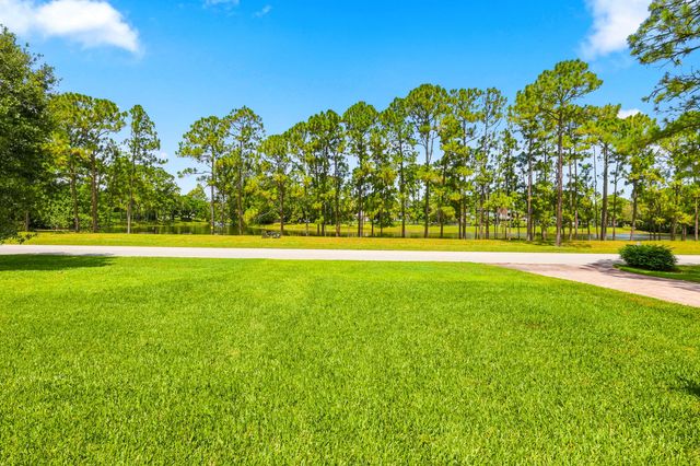 10142 Trailwood Circle, Jupiter, FL 33478