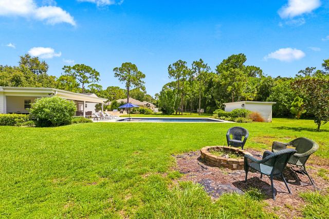 10142 Trailwood Circle, Jupiter, FL 33478