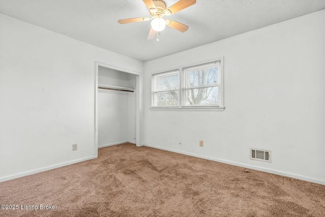 4016 Slack Ave, Louisville, KY 40229