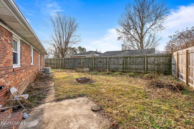 4016 Slack Ave, Louisville, KY 40229