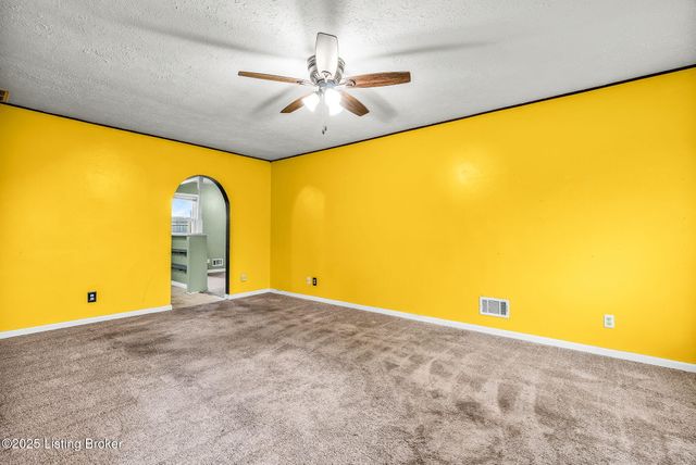 4016 Slack Ave, Louisville, KY 40229