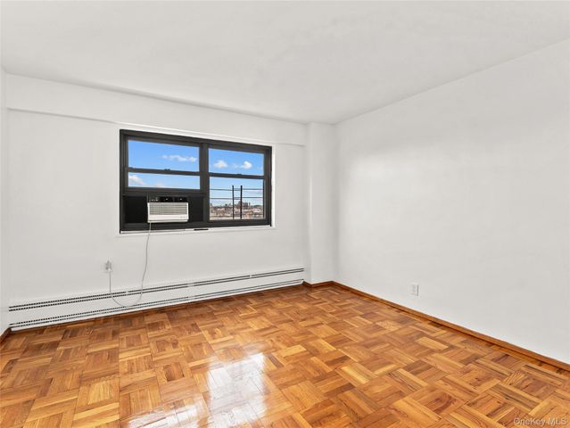 21-66 33rd Road 11B, Astoria, NY 11106