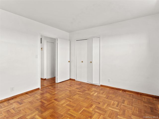 21-66 33rd Road 11B, Astoria, NY 11106