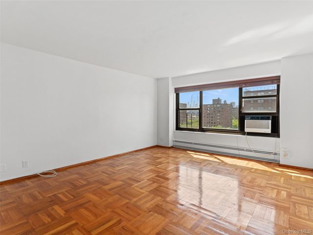 21-66 33rd Road 11B, Astoria, NY 11106