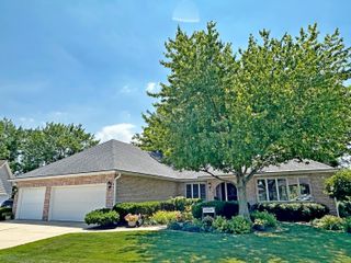 123 Seville Court, Schererville, IN 46375