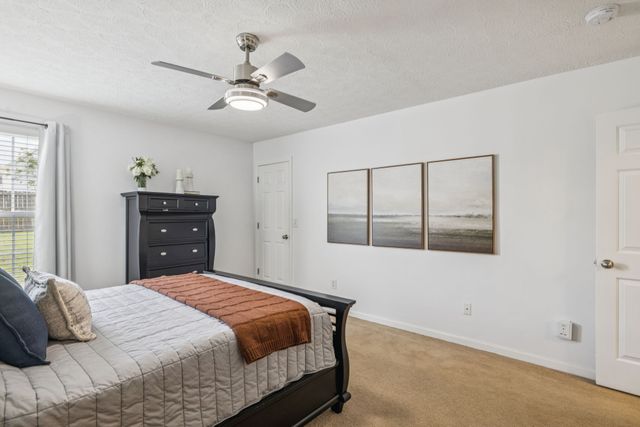 422 Creekside Ln, Spring Hill, TN 37174
