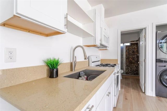 7027 Keokuk Avenue, Winnetka, CA 91306