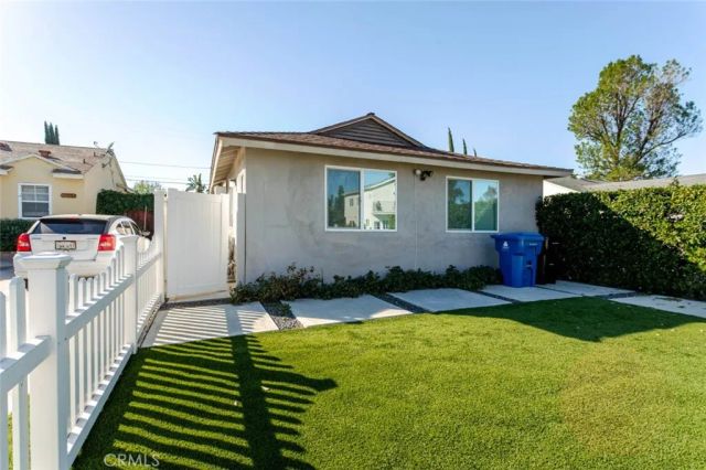 7027 Keokuk Avenue, Winnetka, CA 91306