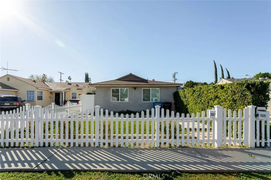 7027 Keokuk Avenue, Winnetka, CA 91306