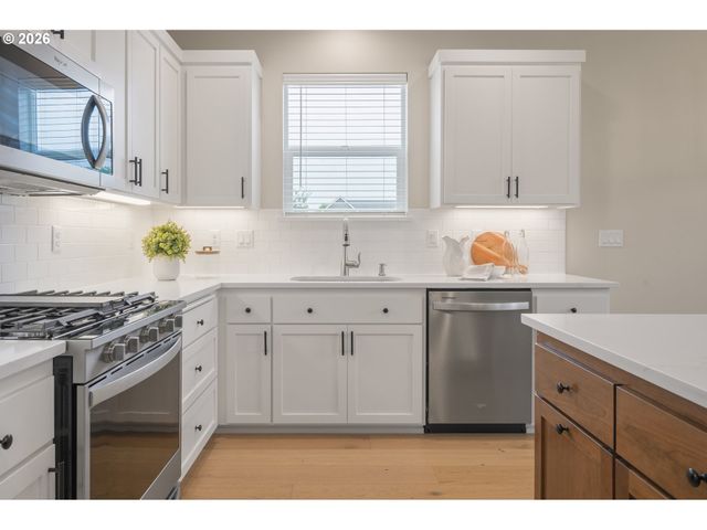 5329 HIGH BANKS Rd, Springfield, OR 97478