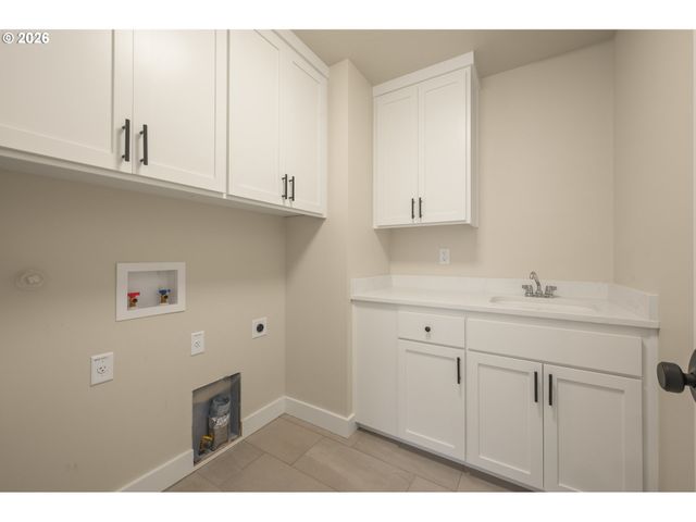 5329 HIGH BANKS Rd, Springfield, OR 97478