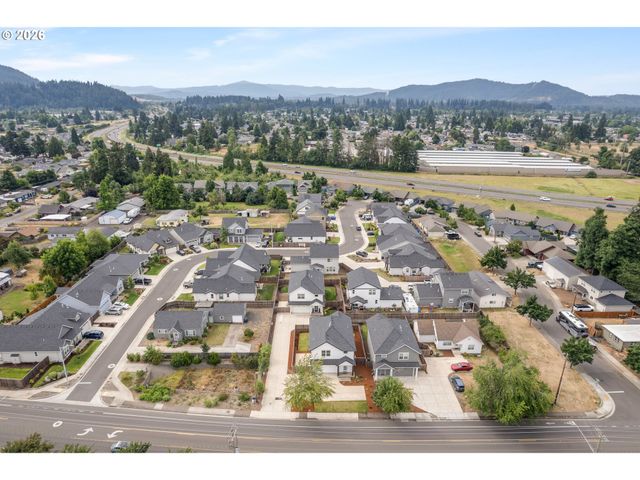 5329 HIGH BANKS Rd, Springfield, OR 97478