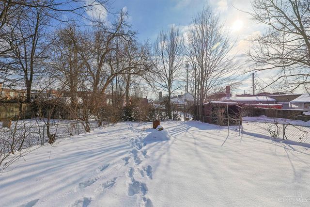 3743 Bank Court, Cincinnati, OH 45211