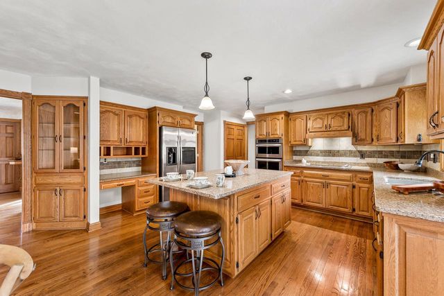 1775 Derrin LANE, Brookfield, WI 53045