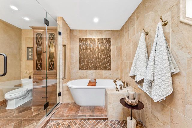 1775 Derrin LANE, Brookfield, WI 53045