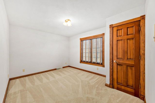 1775 Derrin LANE, Brookfield, WI 53045