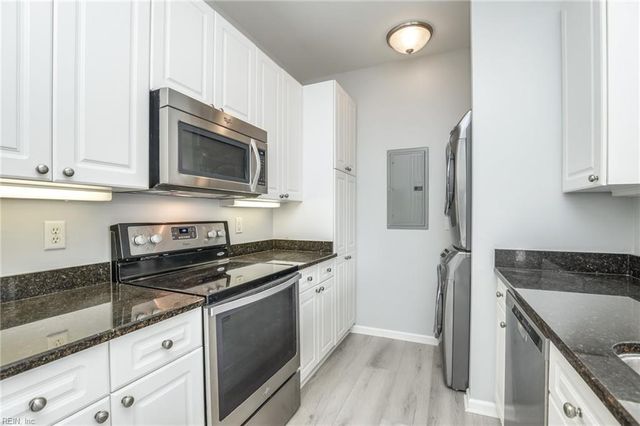 2357 Wessington DR, Virginia Beach, VA 23454